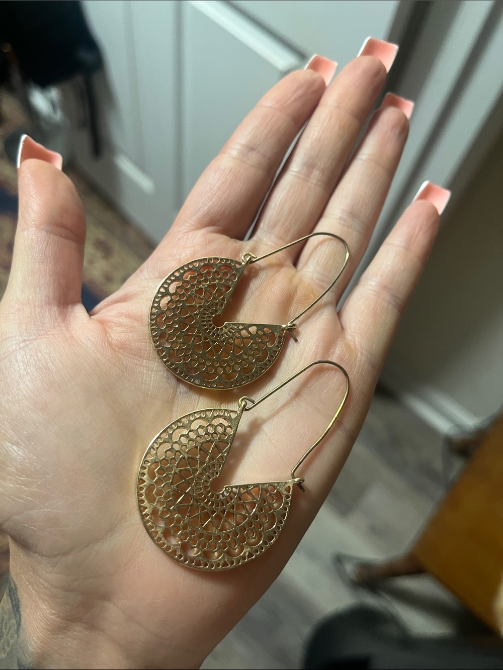 Gold Filigree Drop Earrings - Women's Elegant Jewelry